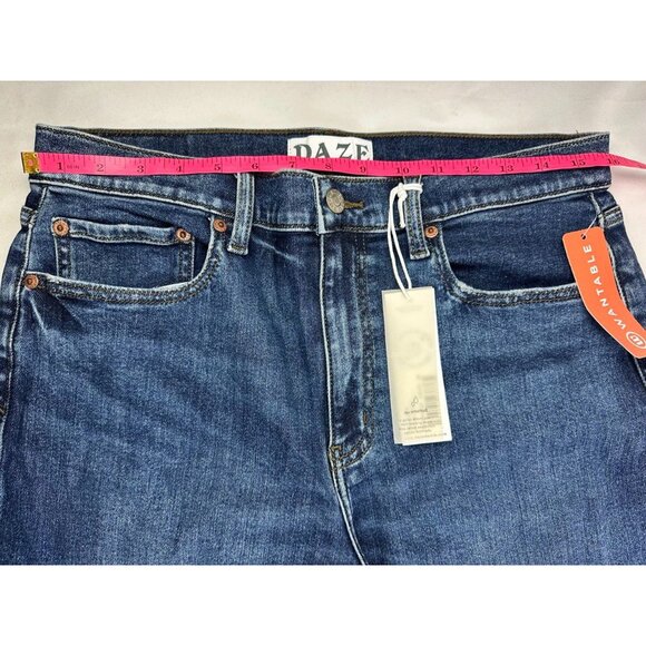 NWT DAZE Pleaser High Waist Raw Hem Crop Jeans Size 32 - Picture 8 of 10